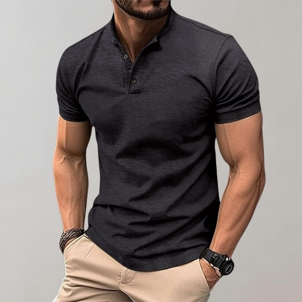 Elegantes Herrenpoloshirt mit einem lässigen Look